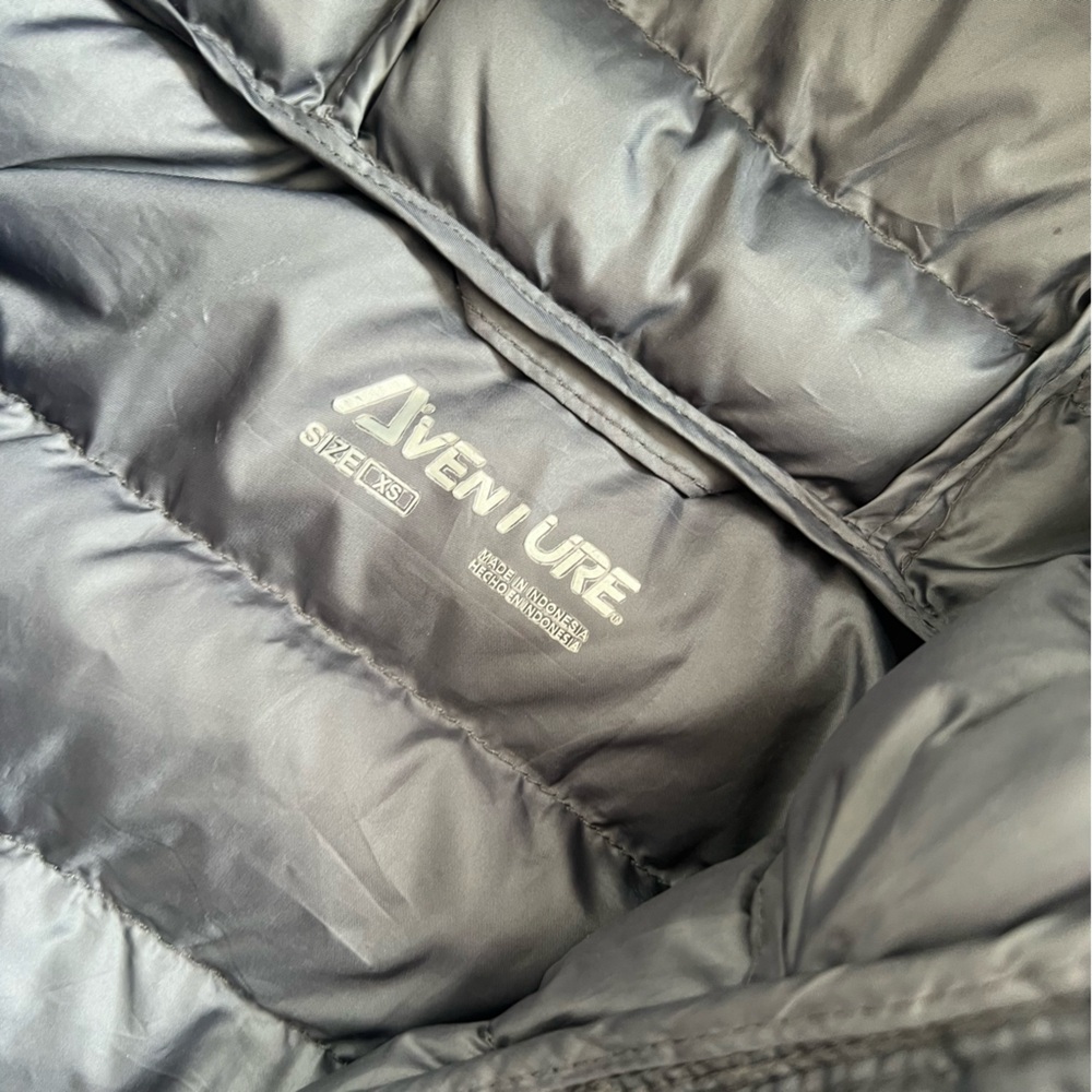 Aventure Fitted Puffer Jacket - image 6